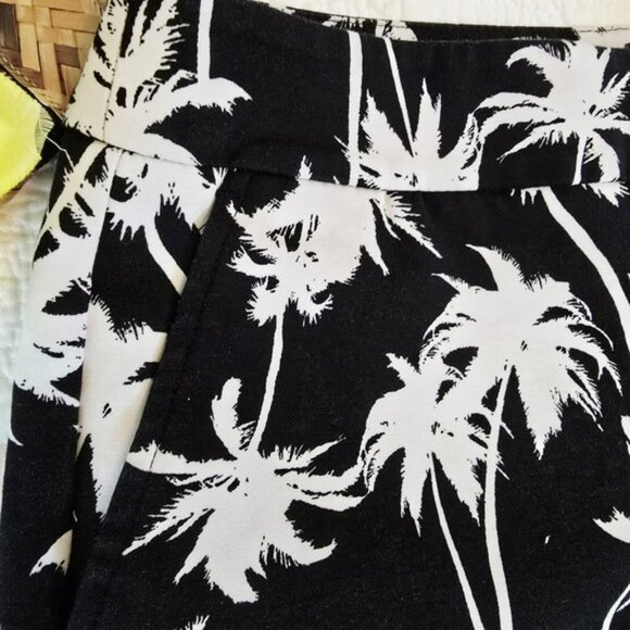 Apt. 9 Women's Shorts Size 4 Black White Palm Trees Pockets Tropical Vacation - Picture 3 of 13